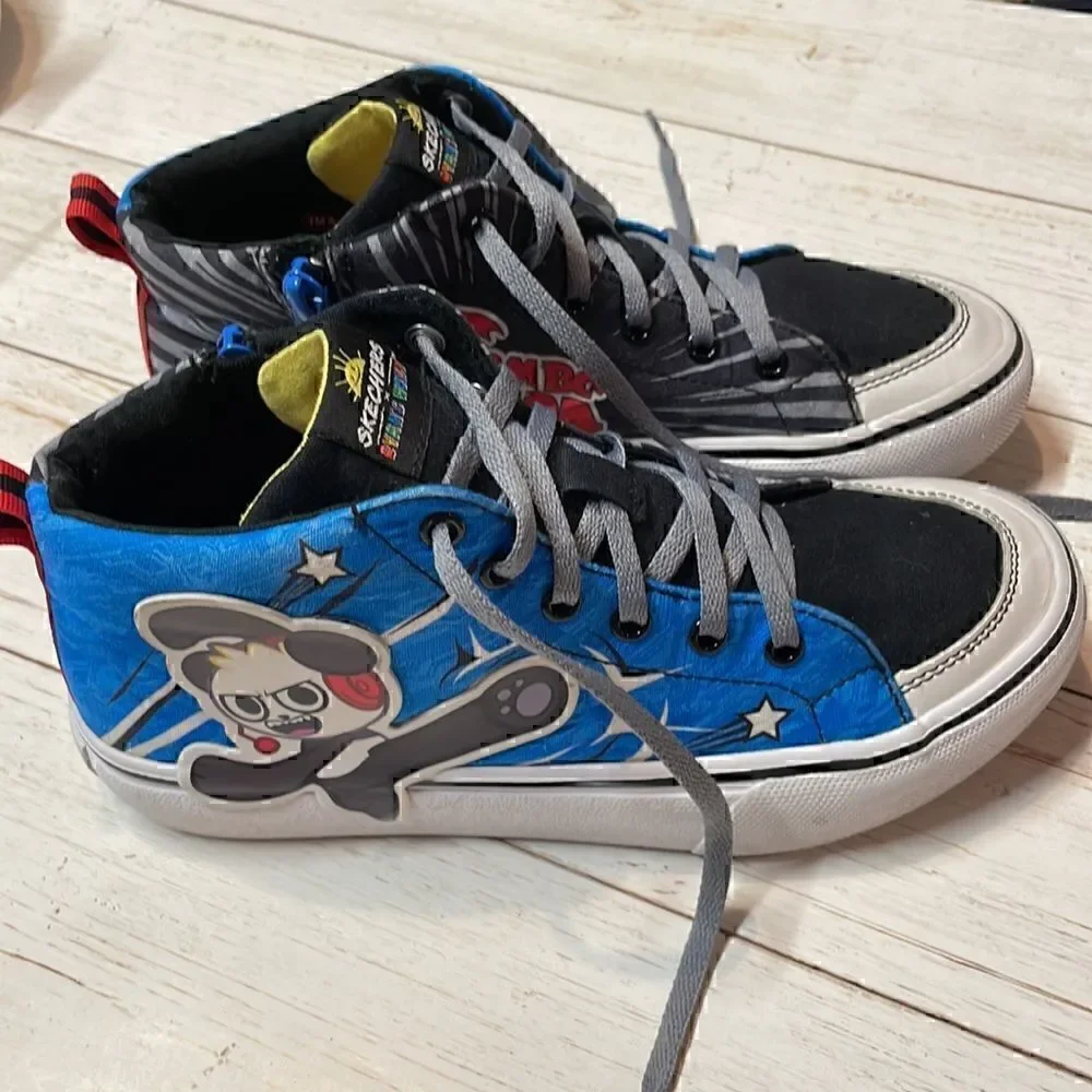 Skechers ryan’s world unisex kids high top sneakers. Size 3.